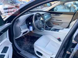 جاكوار XF